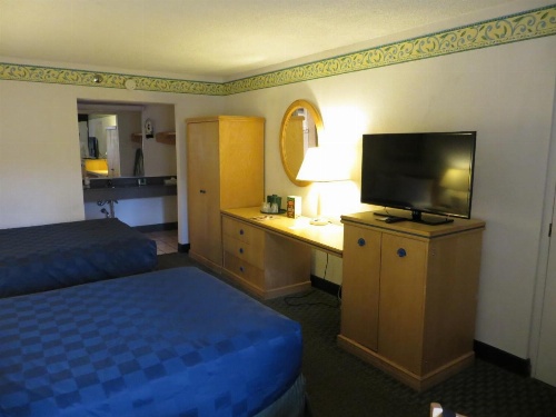 Maingate Lakeside Resort image 14