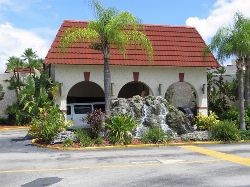 Maingate Lakeside Resort image 3